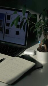 Consejos prácticos para organizar tu espacio de trabajo en casa y aumentar la productividad