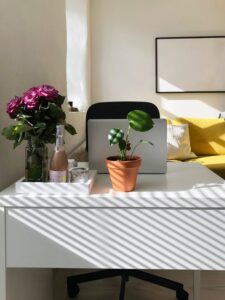 Consejos para organizar un espacio de trabajo en casa eficiente y cómodo